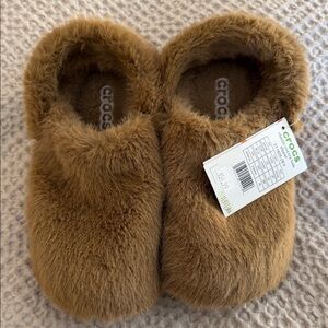 CROCS classic cozzzy luxe slipper. Plush Faux-Fur Clog Slippers in Warm Chestnut